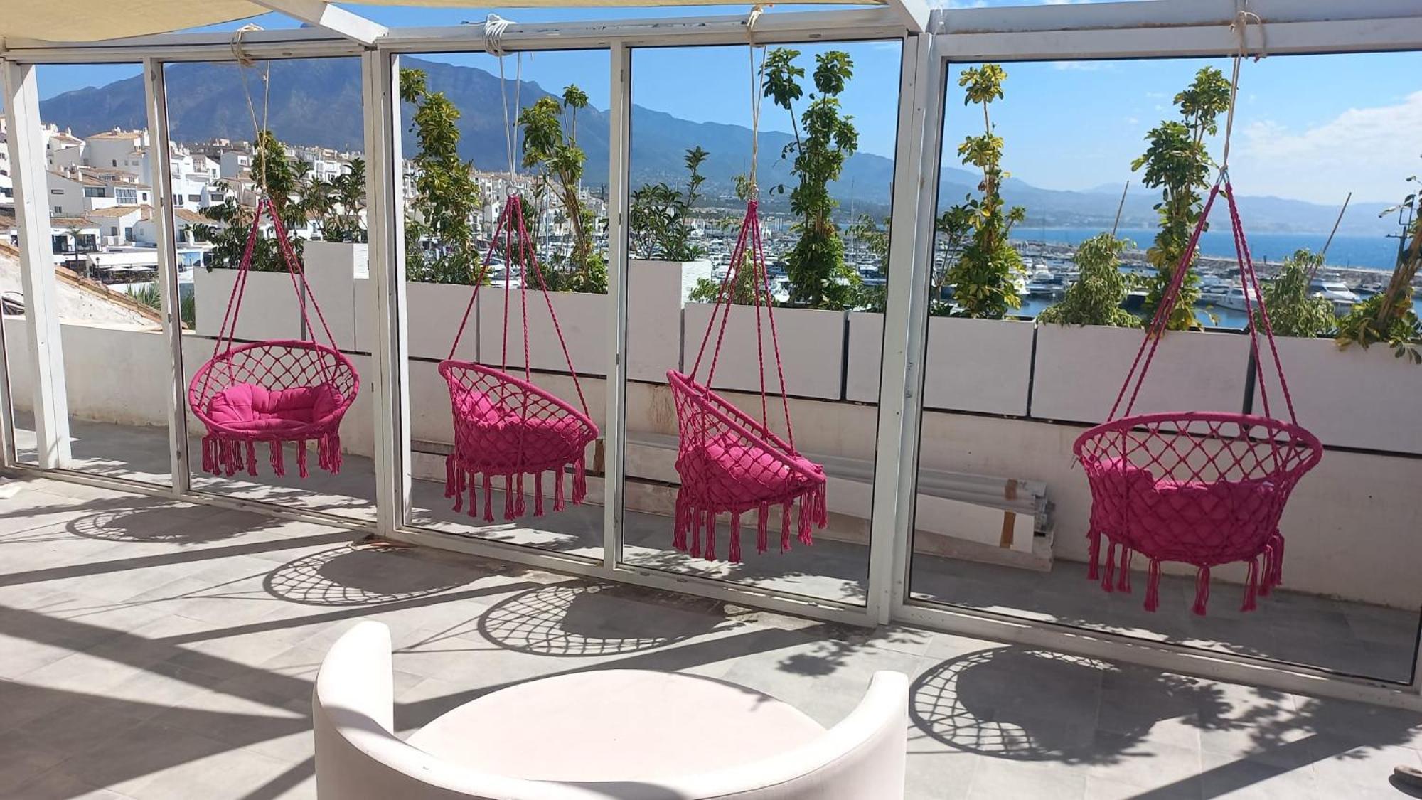 Huge Penthouse With Private Shared Terrace And Kitchen Views Hostel *