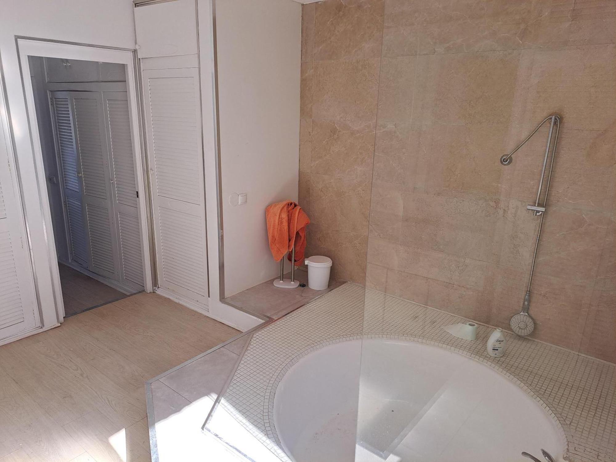 Hostel Huge Penthouse With Private Shared Terrace And Kitchen Views *
