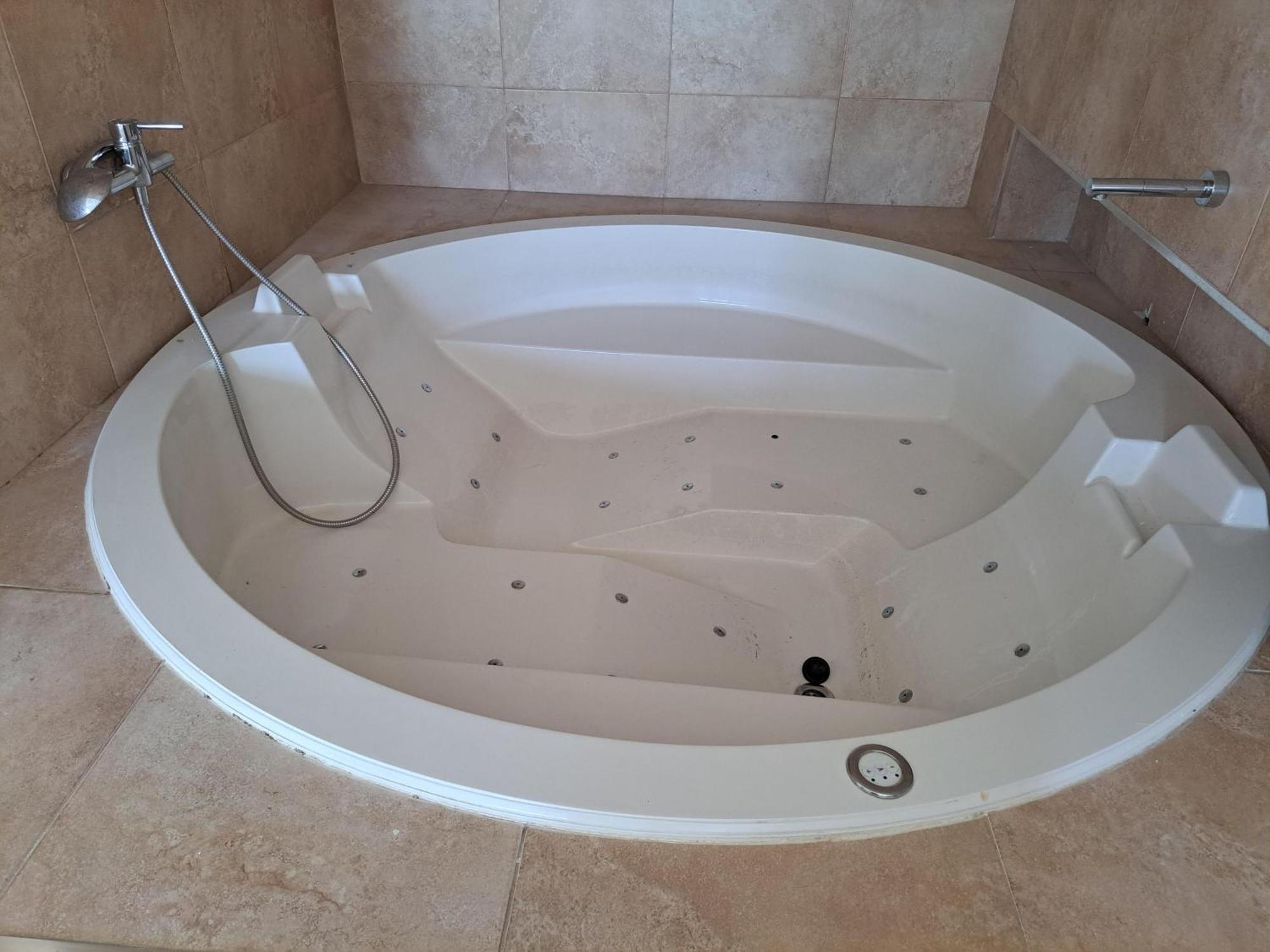 Huge Penthouse With Private Shared Terrace And Kitchen Views Hostel