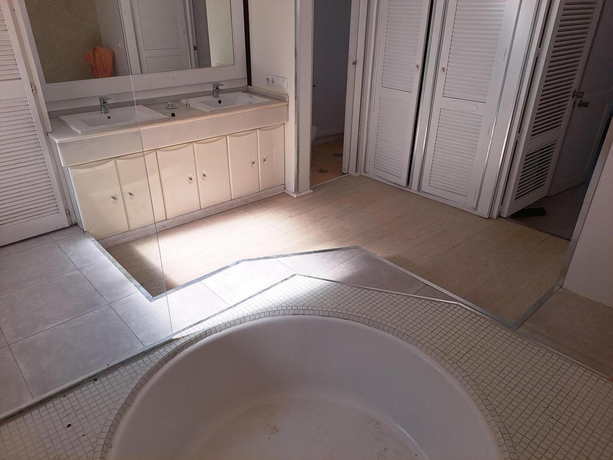 Huge Penthouse With Private Shared Terrace And Kitchen Views Hostel Marbella