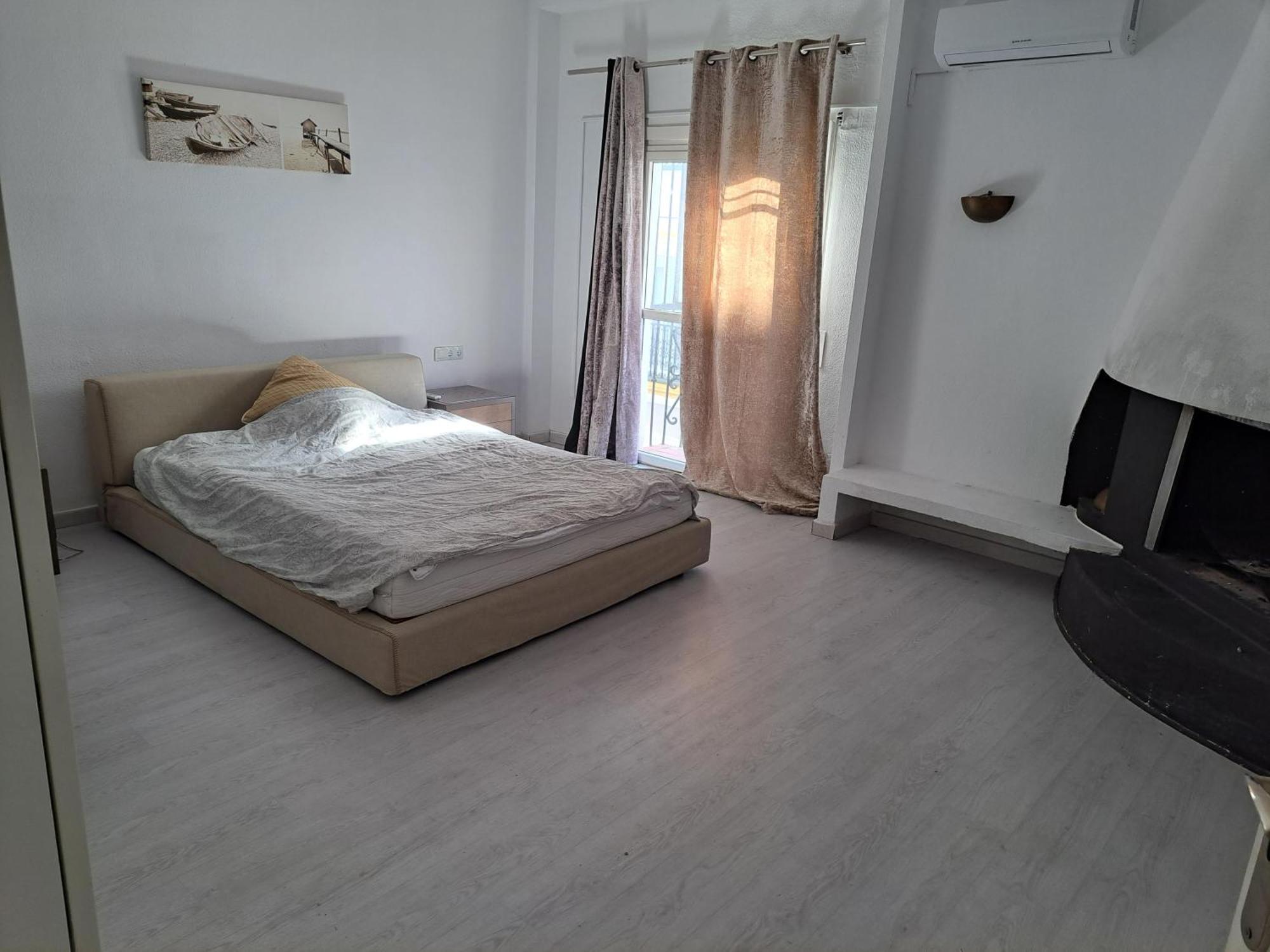 Hostel Huge Penthouse With Private Shared Terrace And Kitchen Views