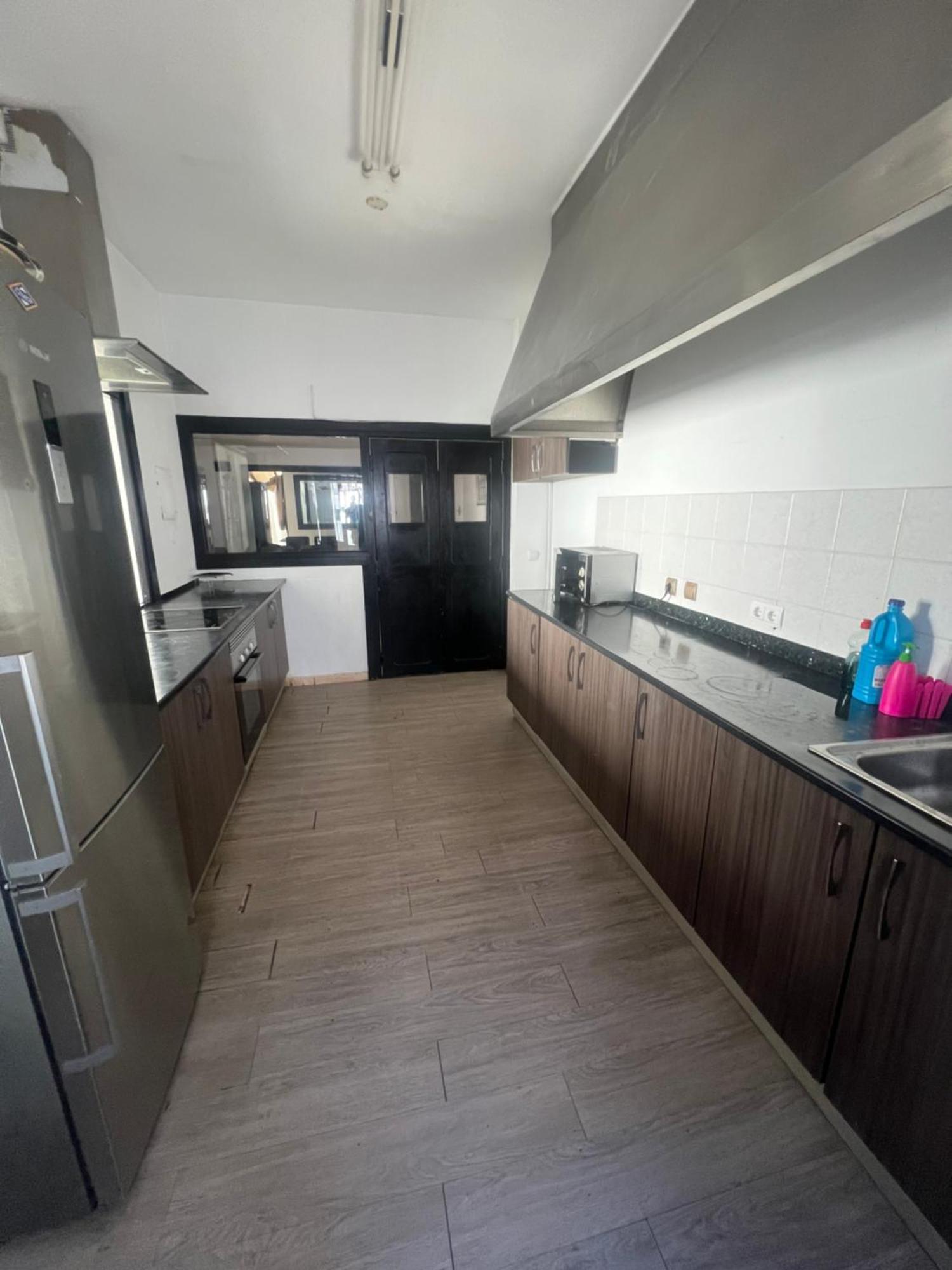 Huge Penthouse With Private Shared Terrace And Kitchen Views Hostel *