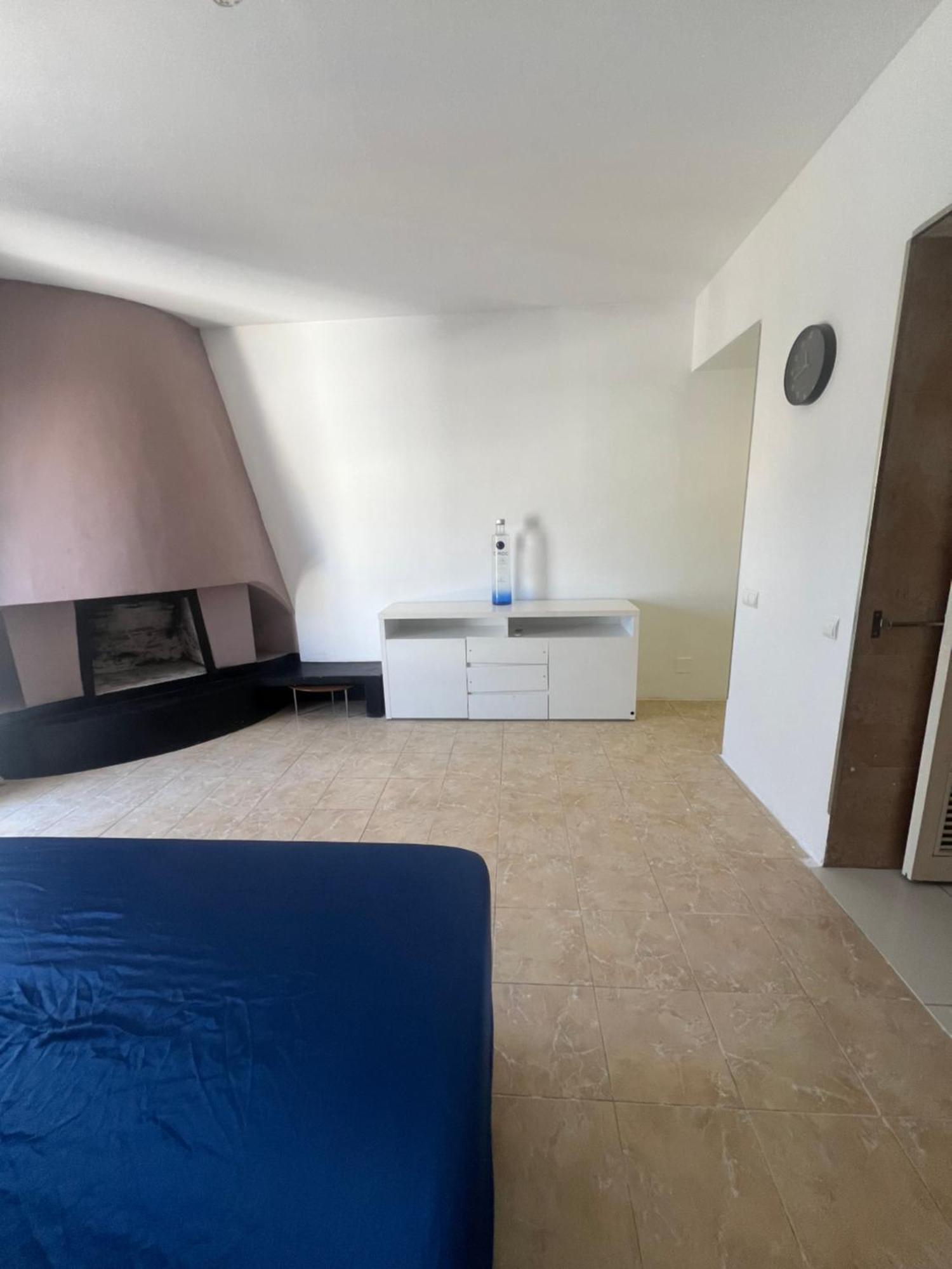 Hostel Huge Penthouse With Private Shared Terrace And Kitchen Views