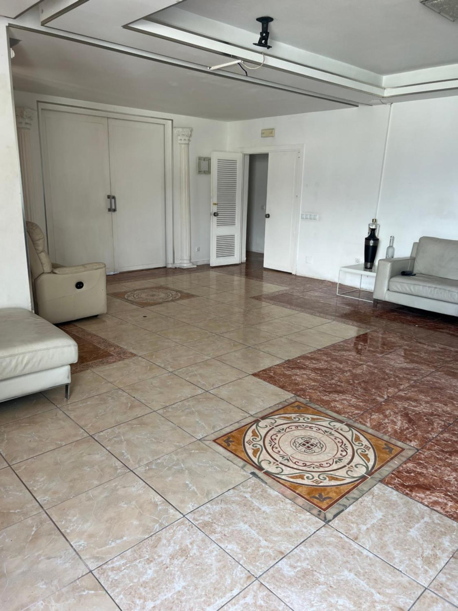 Hostel Huge Penthouse With Private Shared Terrace And Kitchen Views *