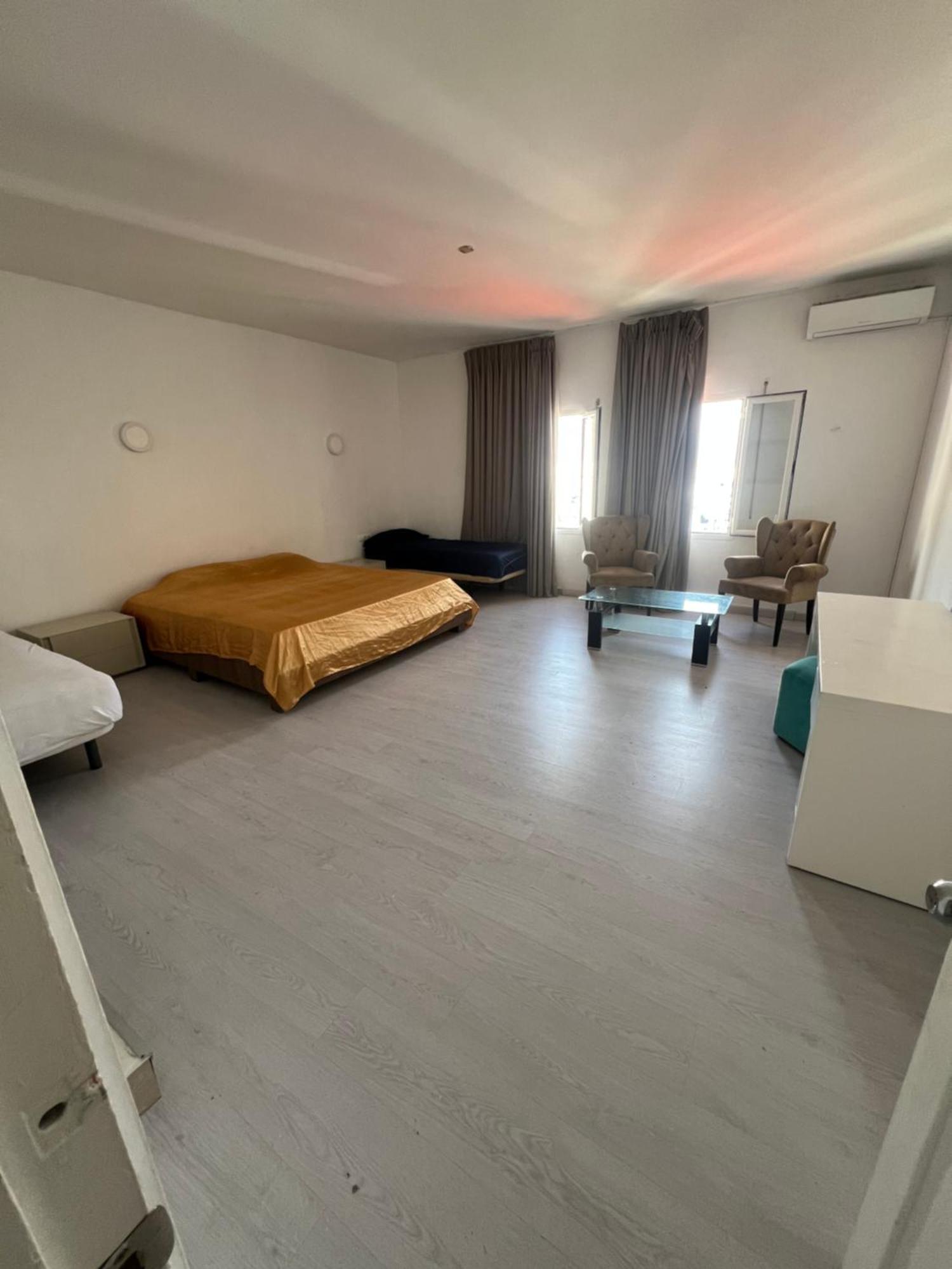 Huge Penthouse With Private Shared Terrace And Kitchen Views
