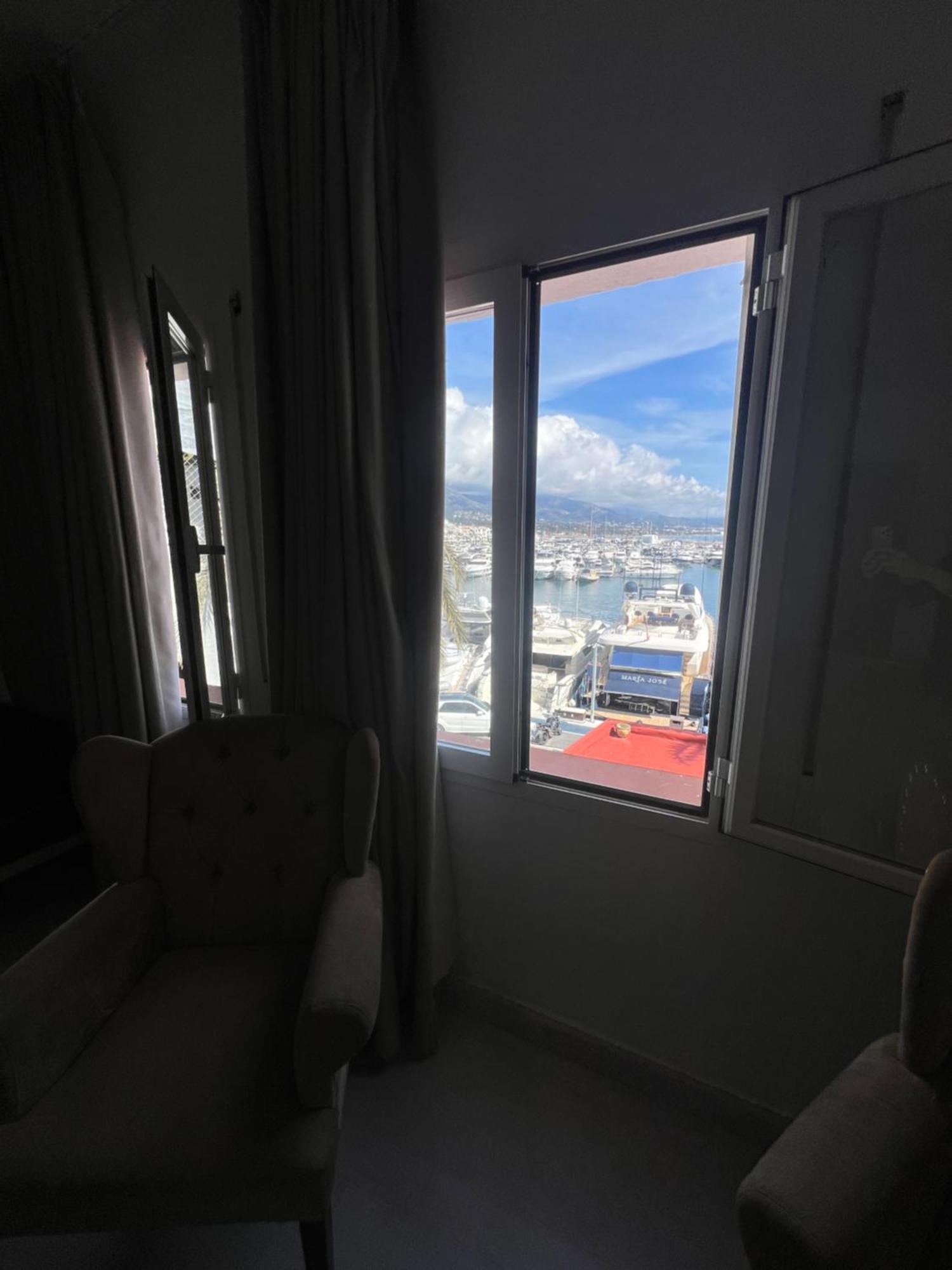 Hostel Huge Penthouse With Private Shared Terrace And Kitchen Views Marbella