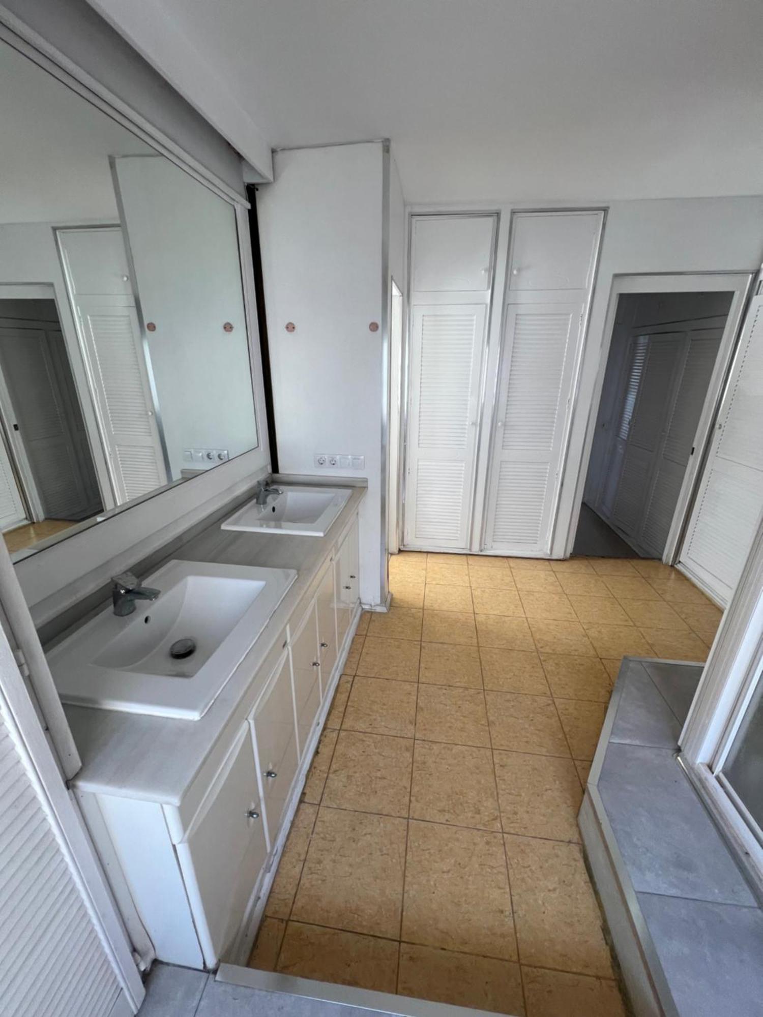 Huge Penthouse With Private Shared Terrace And Kitchen Views Marbella