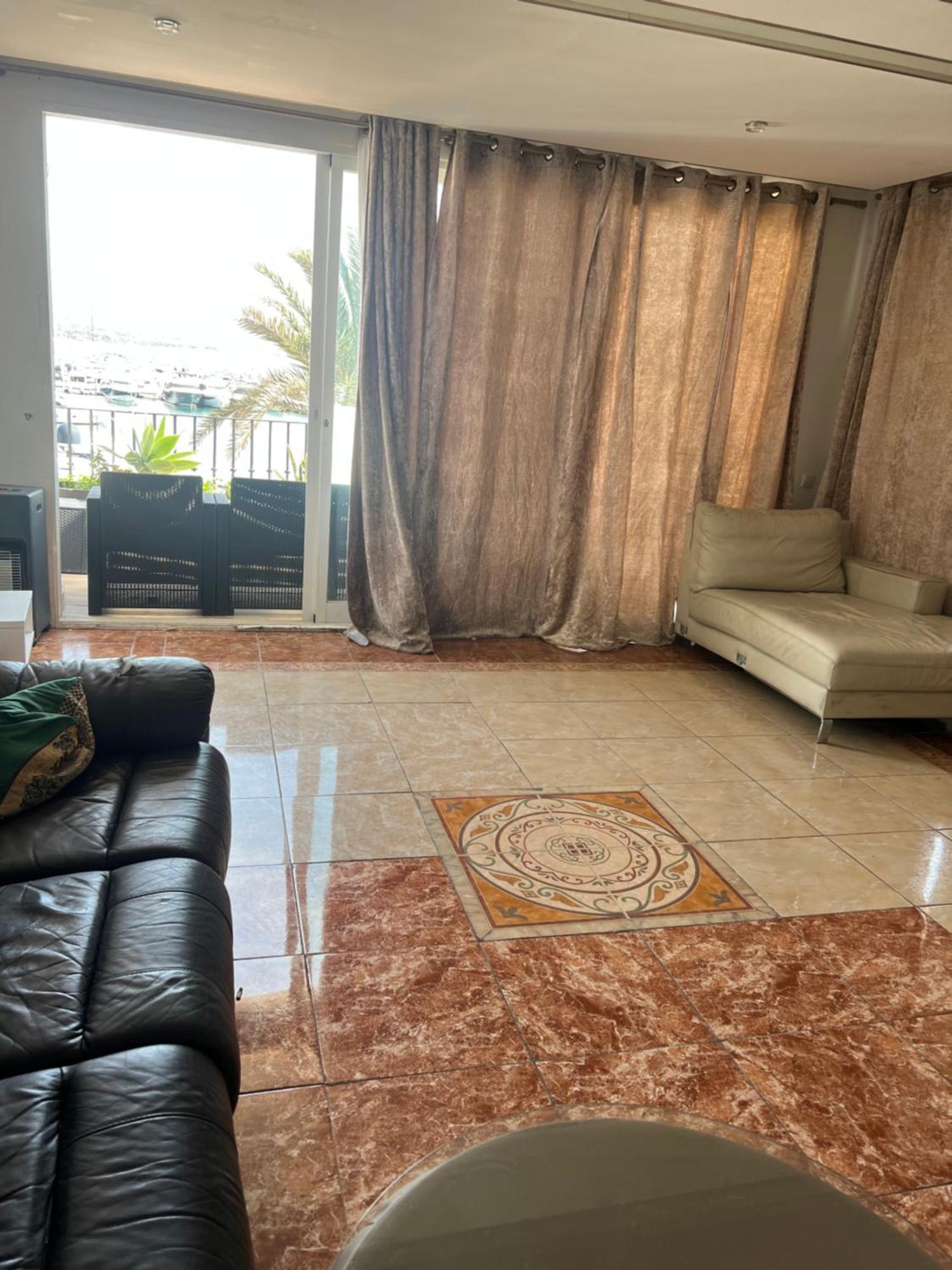 Huge Penthouse With Private Shared Terrace And Kitchen Views Hostel